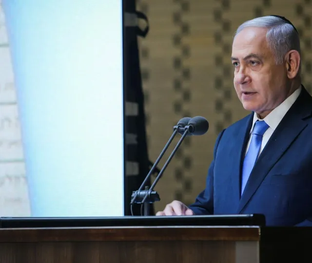 Premierul israelian Benjamin Netanyahu, transportat de urgenţă la spital după ce a acuzat dureri în piept la rugăciunea de Yom Kippur