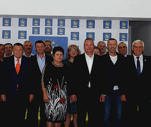 Nicolae Ciucă, după Adunarea Organizaţiei Seniorilor Liberali Prahova: „Le-am transmis celor prezenţi că PNL va continua să îi susţină şi să le apere interesele”