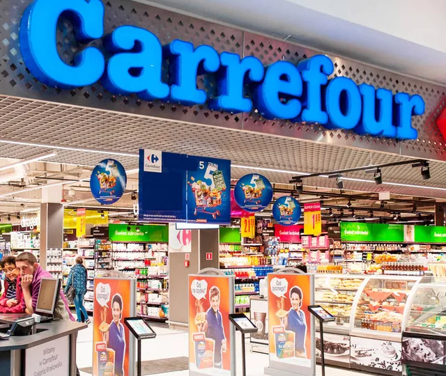 Alertă în magazinele Carrefour. Produsul retras de urgență de la raft fiindcă ar fi conținut viermi