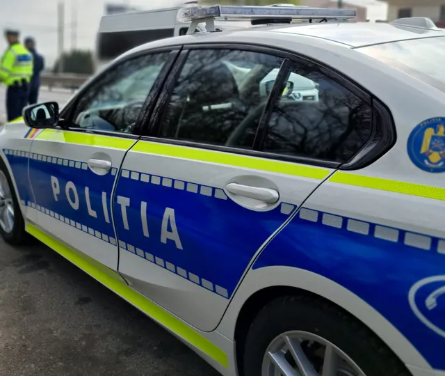 Un bărbat din București s-a baricadat în casă cu doi bebeluși, după ce și-a lovit iubita și a dat-o afară din locuință. Luptătorii de la Acțiuni Speciale au intervenit