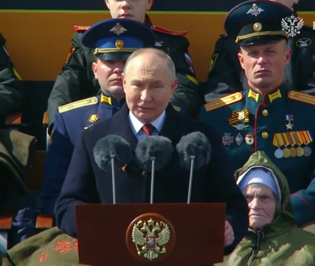 Paradă impresionantă de Ziua Victoriei la Moscova. Putin: „Rusia va face totul pentru a preveni o ciocnire globală, dar nu vom permite nimănui să ne ameninţe”