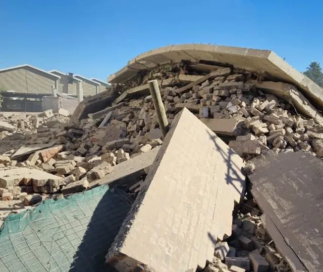 Tragedie în Africa de Sud. Cinci morţi după ce o clădire în construcţie s-a prăbuşit VIDEO