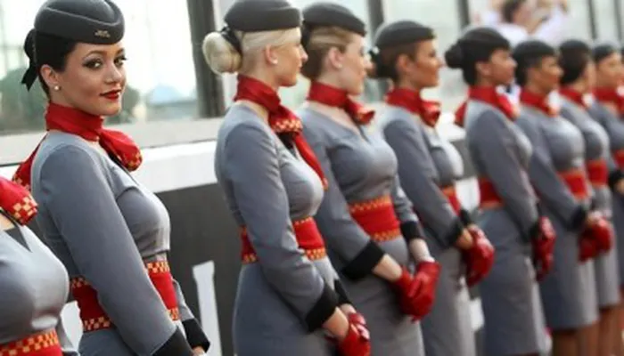 Cum SÄƒ Devii StewardesÄƒ Si Pe Ce Salariu Cat CostÄƒ Scoala