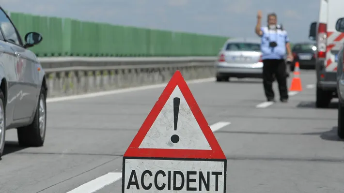 VIDEO Carambol pe Autostrada Soarelui. Planul Roșu de Intervenție a fost dezactivat, 4 persoane au ajuns la spital