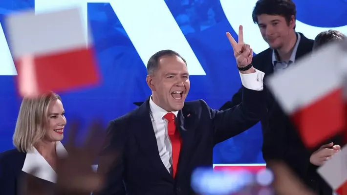 Victoria lui Karol Nawrocki în alegerile prezidențiale din Polonia blochează reformele pro-europene ale țării. Ce scriu marile publicații externe