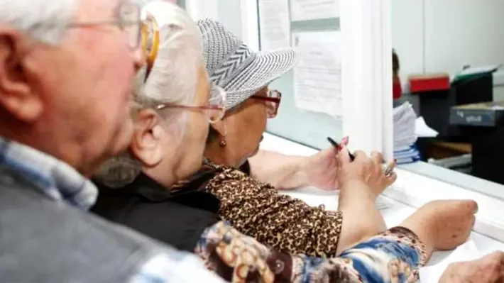 Cât pierd pensionarii la pensie în 2026. Aproape 1.000.000 rămân şi fără un bonus de 1.050 lei
