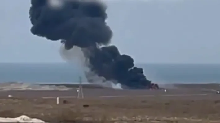 Avion de pasageri Azerbaijan Airlines doborât accidental de Rusia. Toţi pasagerii au murit la prăbuşire