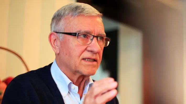 Mircea Sandu s-a stabilit departe de România. Fostul şef al FRF are 73 de ani şi a câştigat de trei ori lupta cu cancerul