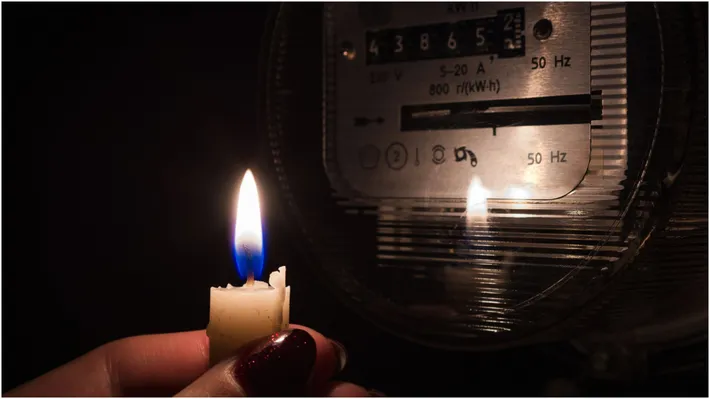 Pană majoră de curent în judeţul Sibiu, mii de oameni nu au lumină. Este afectat și Spitalul Judeţean / Nu merg nici rețelele de telefonie mobilă