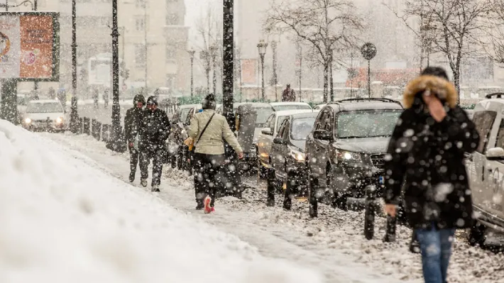 Cod GALBEN de ninsoare în jumătate de țară: ninge ca-n povești în Ajunul Crăciunului. Zonele din România unde s-a așezat primul strat de zăpadă