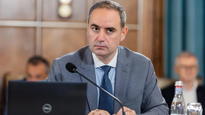 Ministrul Finanțelor, Alexandru Nazare, avertizează după analiza Moody’s: România are nevoie de stabilitate pentru a evita riscul retrogradãrii la junk
