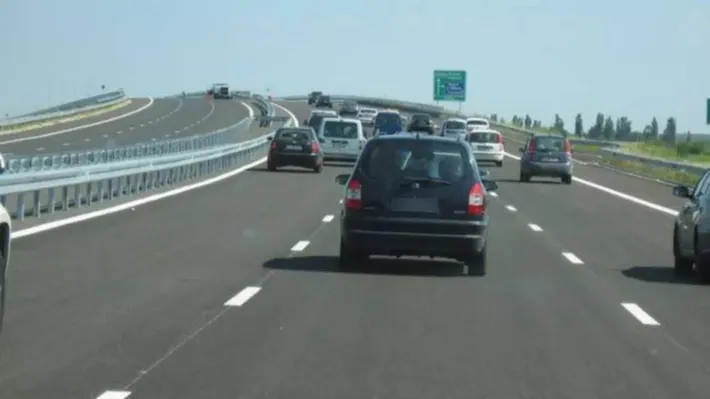 Revoluție în circulația rutieră din România! Mașinile de mici dimensiuni nu vor mai avea voie pe autostrăzi!