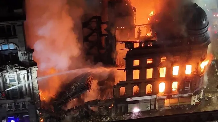 Incendiu devastator la Gara Centrală din Glasgow. O clădire s-a prăbuşit – VIDEO