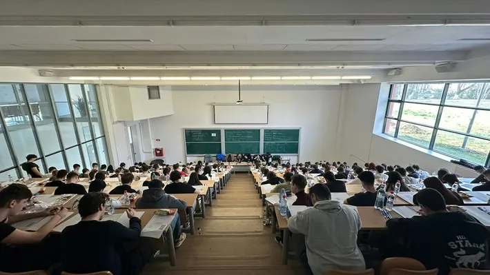 Concurenţă acerbă pentru un loc la Politehnică. 12 elevi pe loc la facultăţile care pregătesc viitorii ingineri