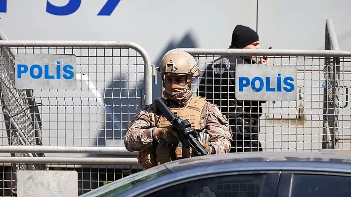 Patru morți și zeci de răniți după al doilea atac într-o școală din Turcia, în doar 48 de ore. Atacatorul, de aproximativ 14 ani, și-a luat viața