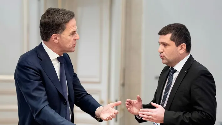 Radu Miruță, discuție de urgență cu Mark Rutte după ce o dronă a căzut pe un bloc din Galați. Ministrul Apărării Naționale explică de ce nu a putut fi doborâtă: „Ar fi ajuns în afara României, ceea ce ar fi echivalat cu o imixtiune în războiul din Ucraina”