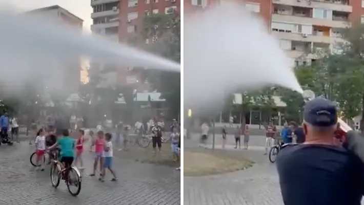 VIDEO „Intervenție” de urgență împotriva caniculei la Oradea: Pompierii au stropit copiii cu apă, iar ei s-au jucat răzând sub „ploaia de vară”