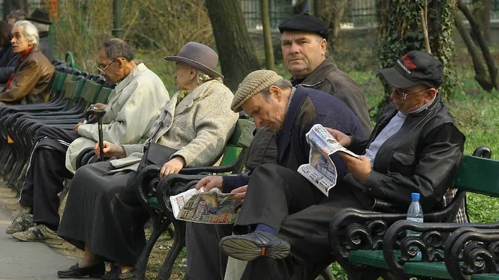 Ce se întâmplă cu pensia dacă nu ești acasă când vine poștașul. Cum îți poți recupera banii