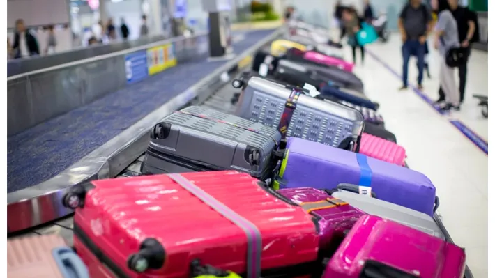 Ce obiecte să nu împachetezi niciodată în bagajul de cală. Avertismentul companiilor aeriene