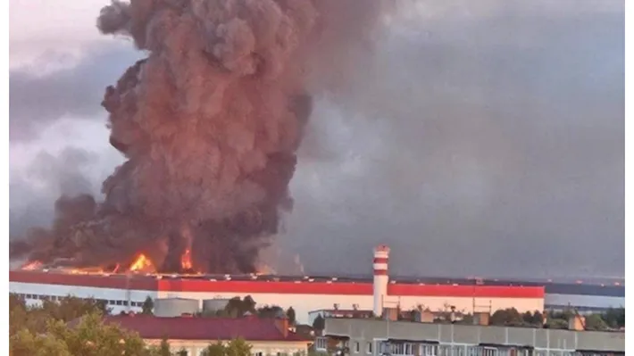 Atac cu drone la Moscova, restricţii pe mai mai multe aeroporturi VIDEO