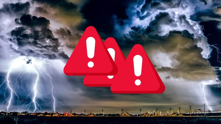 Alerte pe bandă rulantă de la ANM. Trei atenţionări COD GALBEN de fenomene periculoase în acest weekend