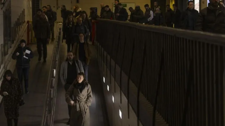 Blackout și în Londra! Haos la metrou, trenuri oprite între stații, zeci de mii de oameni evacuați din subteran