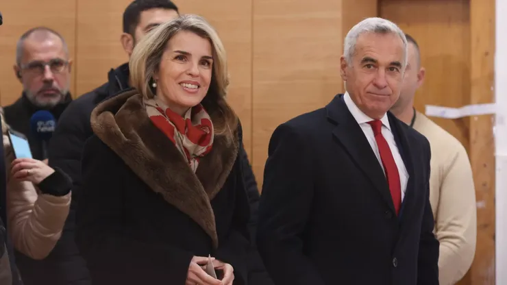 Cristela Georgescu, audiată la DIICOT în dosarul de înșelăciune. Călin Georgescu a fost scos în cătușe din Arestul Central