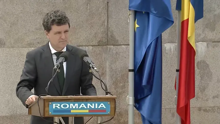 Nicușor Dan, la primul eveniment public în calitate de președinte: „Să lăsăm deoparte ceea ce ne separă. Să fim uniţi astăzi, aşa cum am fost în cele mai grele şi decisive momente ale istoriei noastre”