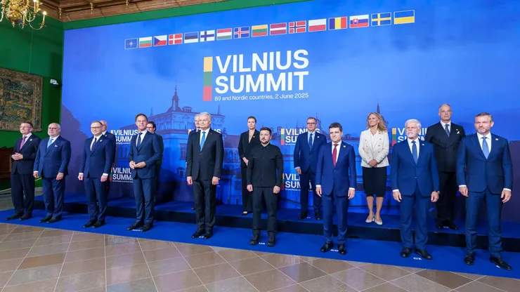 Nicușor Dan va face luni prima deplasare externă ca președinte, la summitul Formatului B9 plus Țările Nordice. Preşedintele României, invitat în Ucraina de Zelenski