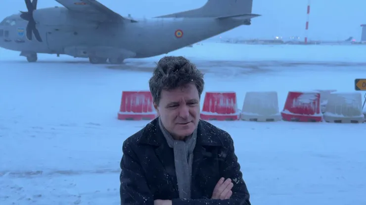 Mihai Fifor, revoltat după ce Nicuşor Dan a rămas o zi blocat pe aeroportul din Paris: „Putea fi adus fără spectacol, cu un zbor de linie, discret, rapid, eficient. Nu îl fura nimeni”