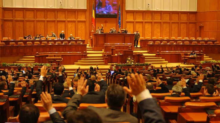 Sesiune extraordinară în Parlament pentru a vota proiecte legate de PNRR și acordul SAFE