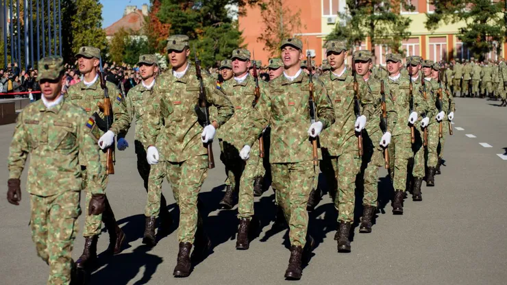 Se fac recrutări în Armată. Unde se vor antrena noii recruți și câți bani vor primi pe lună