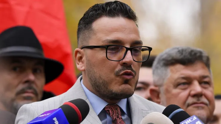 VIDEO Denunțul care zguduie clasa politică. Makaveli spune cum i-a plătit bani lui Ninel Peia pentru semnaturile necesare candidaturii sale la Primăria Capitalei: ”Am dat eu din mâna mea pe data de 21 noiembrie la mine la bloc”