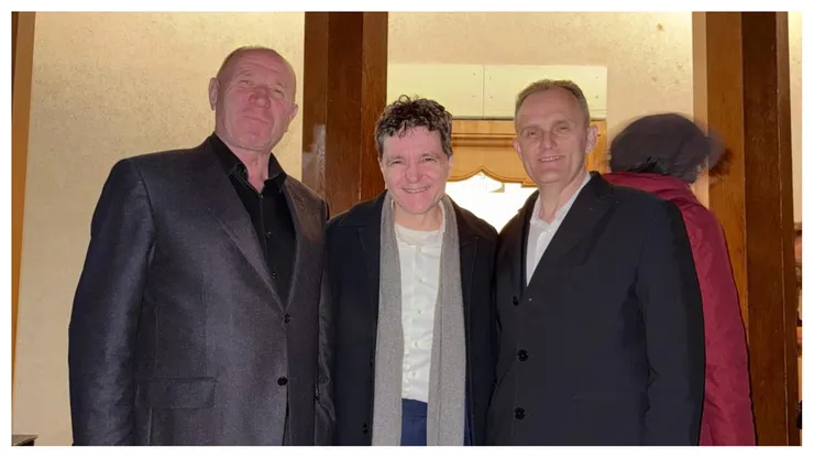 Surpriza din Vinerea Mare. Nicușor Dan, prezent la Mănăstirea Cornu alături de lideri PSD