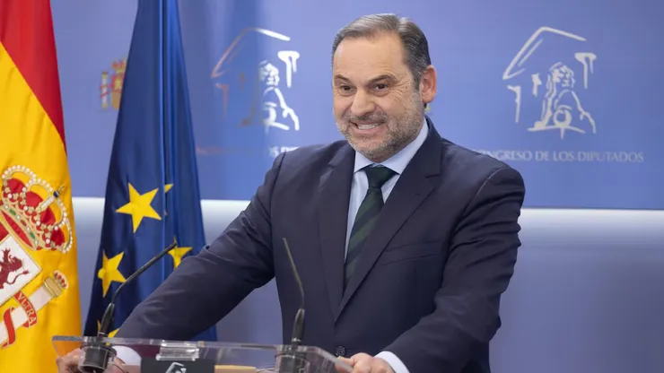 Fost ministru al Spaniei, acuzat că s-a culcat cu două românce în sediul Guvernului. Un afacerist ar fi fost cel care a facilitat întâlnirea, în schimbul unor contracte cu statul