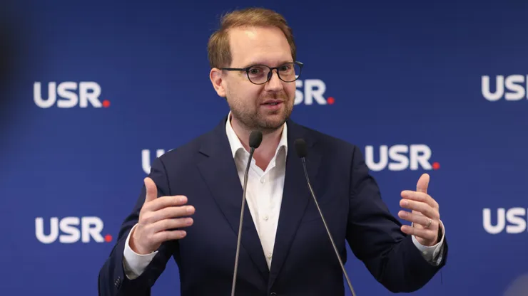 Dominic Fritz riscă să-şi piardă mandatul. Legea integrităţii a trecut și de Senat, cu votul a 11 parlamentari USR. „Amendamentul Fritz” loveşte alţi 47 de aleşi