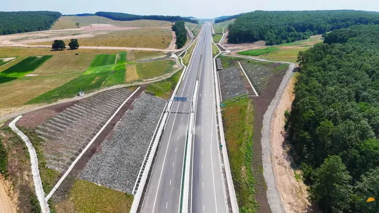 Autostrada Transilvania mai câștigă 12 kilometri, pe care se circulă de marți. Asociația Pro Infrastructură: ”Lotul are o istorie zbuciumată și este foarte întârziat”