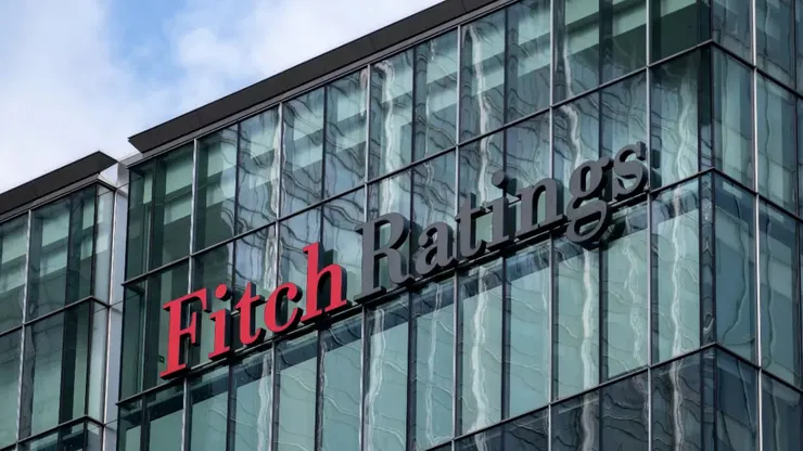 Este oficial! Fitch nu retrogradează România: „Am scăpat de categoria „junk”. Fiecare decizie politică şi bugetară este urmărită atent”