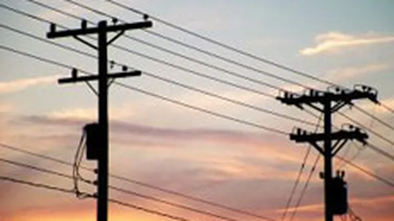 Transelectrica ingheata 10 ani tarifele la transportul de energie