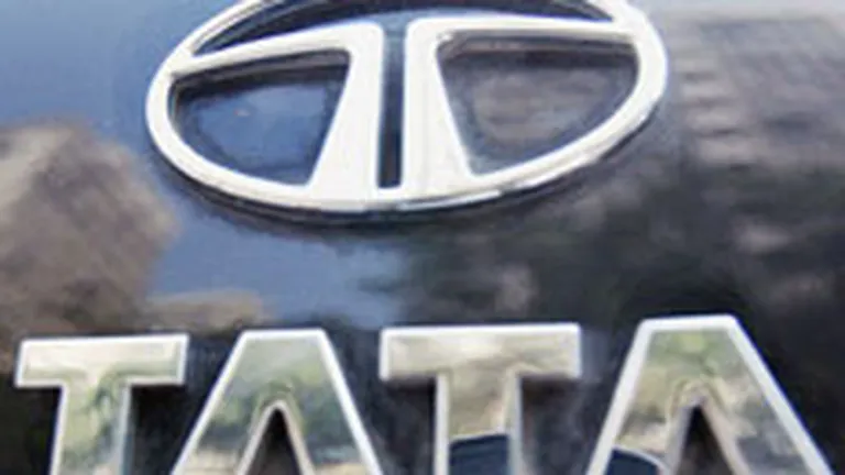Tata Motors va injecta \zeci de milioane\ de lire sterline in Jaguar
