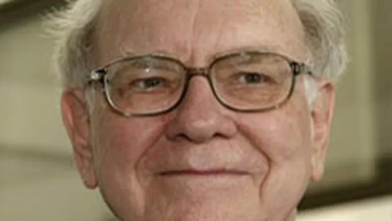 O licitatie pentru un pranz cu Warren Buffett a atras pana acum 70.100$