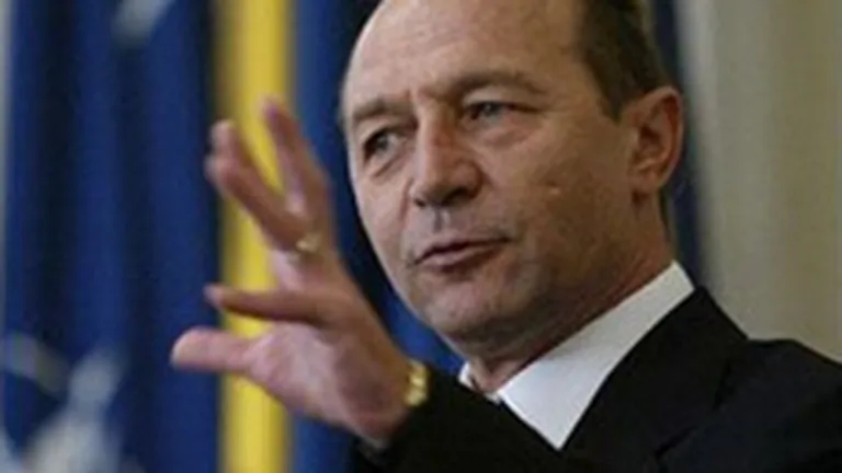 Basescu sustine trimiterea de urgenta in somaj a unui mare numar de functionari de la stat