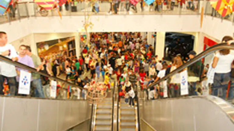 Marketing de criza: Mall-urile cheltuiesc zeci de mii de euro pentru a-si premia clientii