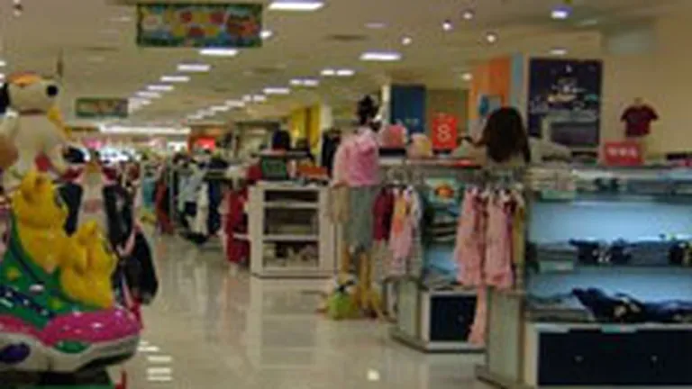 Retailerii iau proprietarii de mall-uri la o noua runda de negocieri: \Unde nu primim discount-uri la chirii, inchidem\