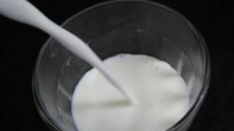 Cantitatea colectata de lapte de vaca a scazut si in februarie, la 64,8 tone