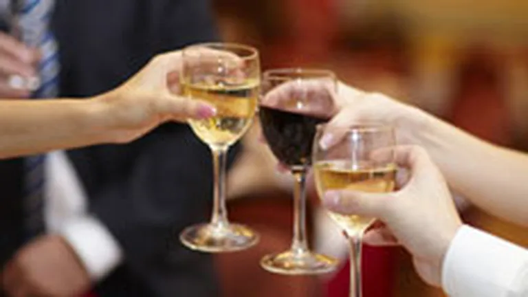 Austeritate originala: Ministerul lui Blaga cumpara whisky, vin si bere pentru vacantele angajatilor