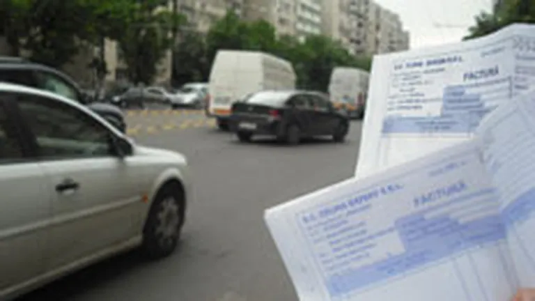 Guvernul condamna evaziunea la TV, zeci de \intreprinzatori\ vand linistiti facturi-fantoma pe strada (FOTO-reportaj)