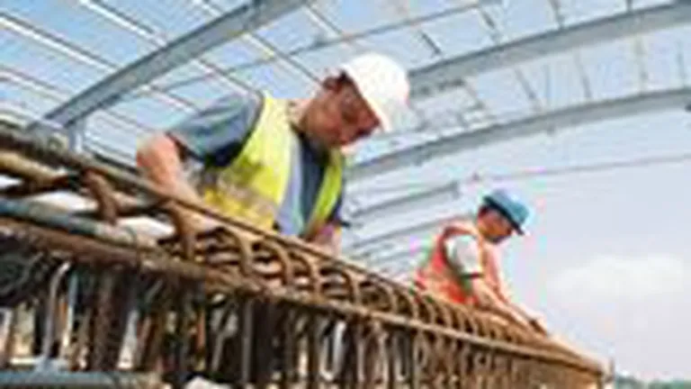 Cladim mai putin: Volumul lucrarilor de constructii a scazut cu 21% in luna mai