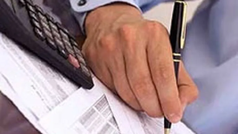 Bancile din zona euro anticipeaza conditii mai dure de credit in trimestrul al treilea