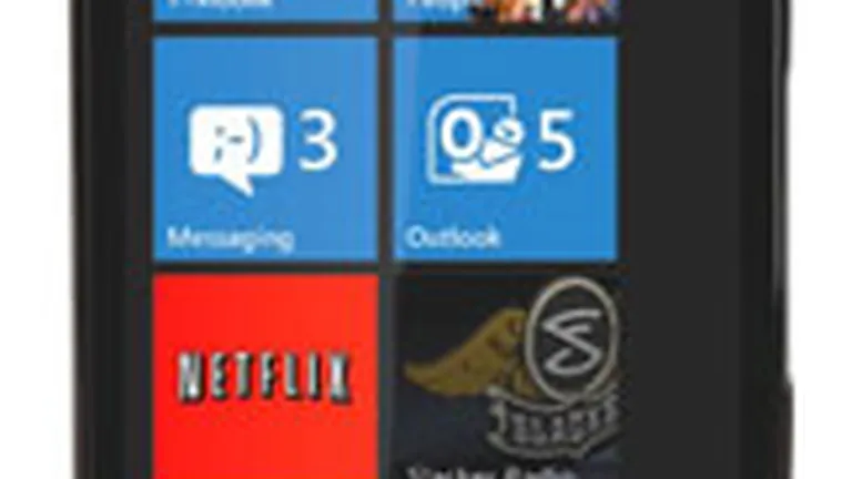 Wired.com: Windows Phone 7 este \adevaratul telefon Facebook\